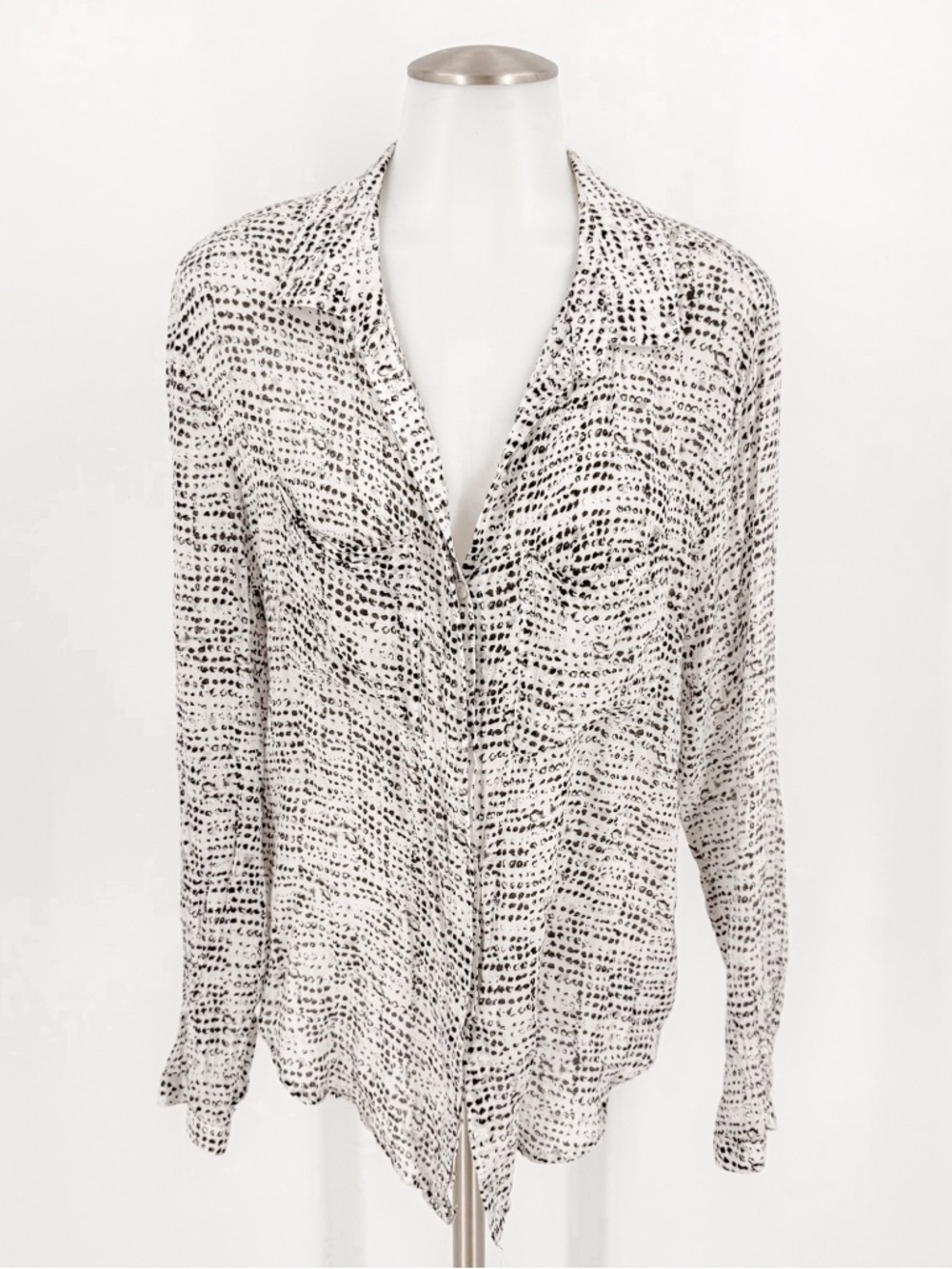 Bella Dahl Black and White Printed Button-Down Shirt